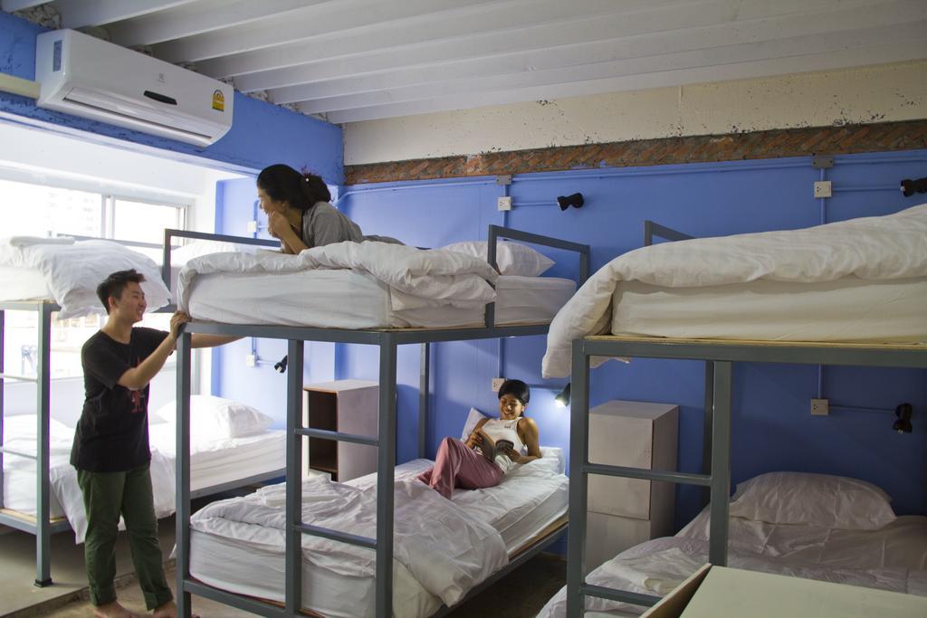 Fun Wan Hostel Bangkok Bagian luar foto