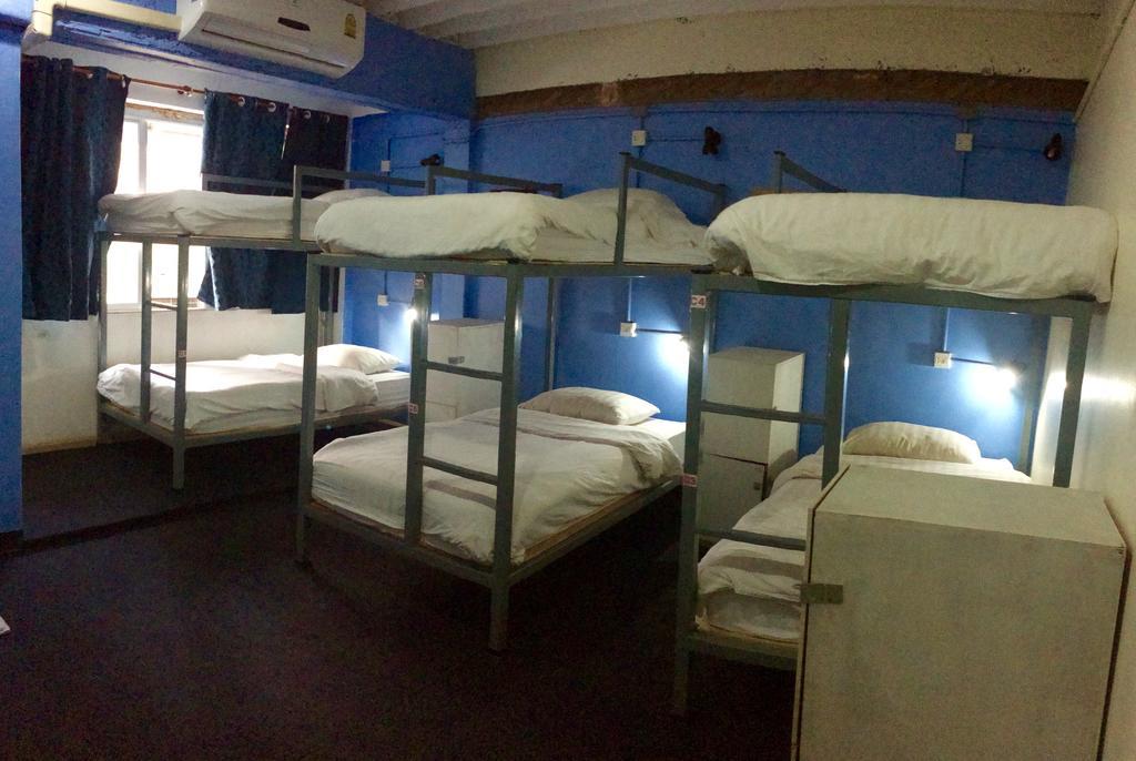 Fun Wan Hostel Bangkok Bagian luar foto