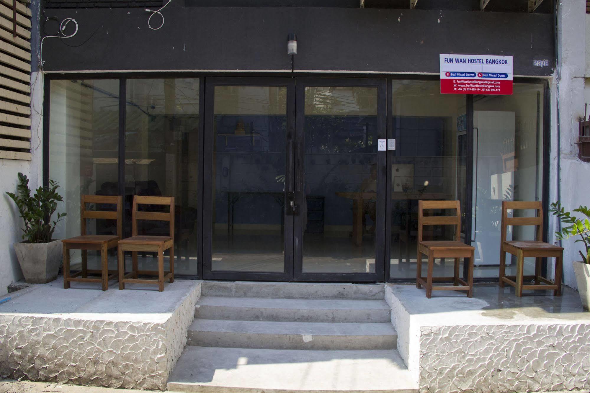 Fun Wan Hostel Bangkok Bagian luar foto