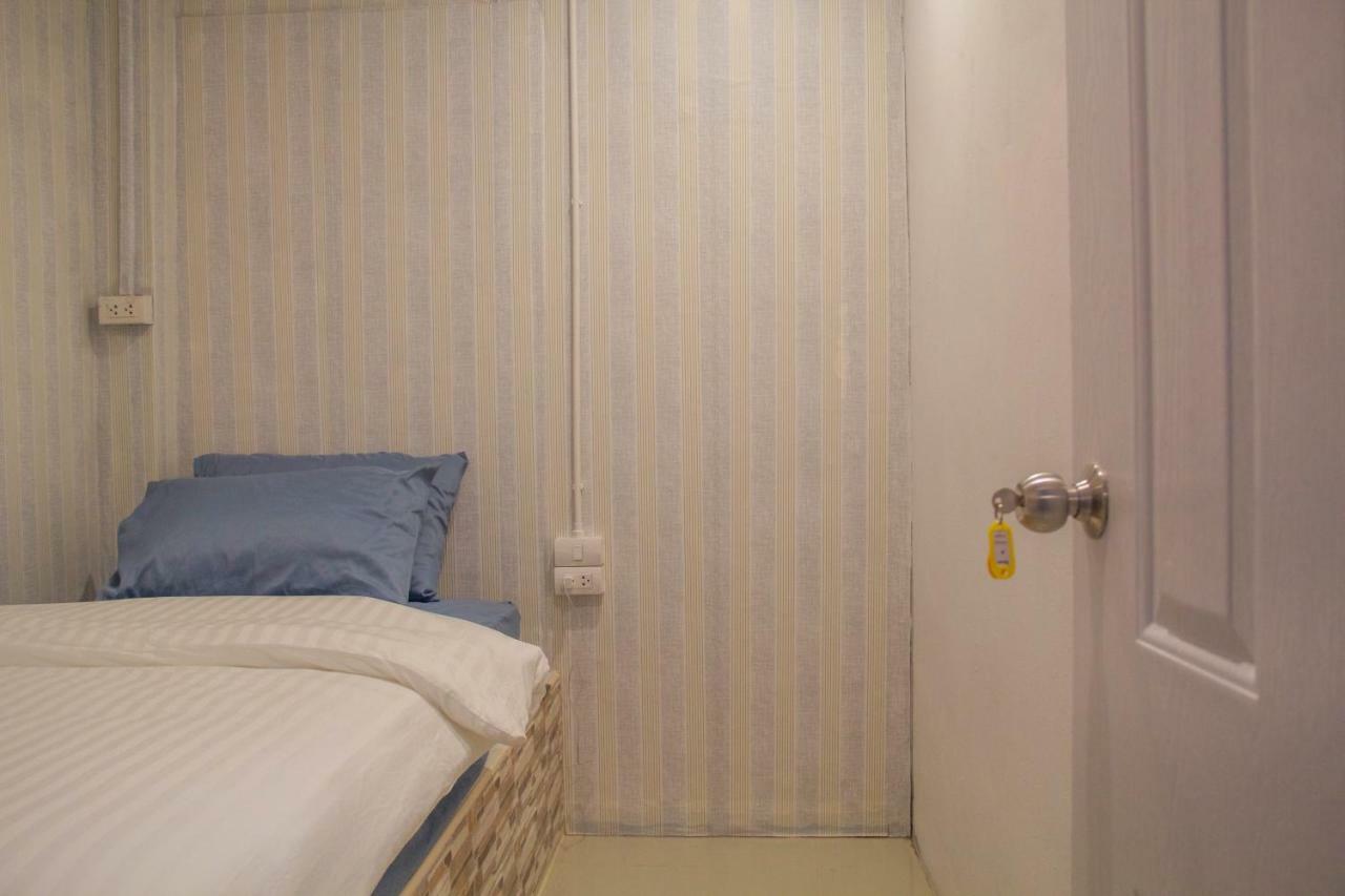 Fun Wan Hostel Bangkok Bagian luar foto