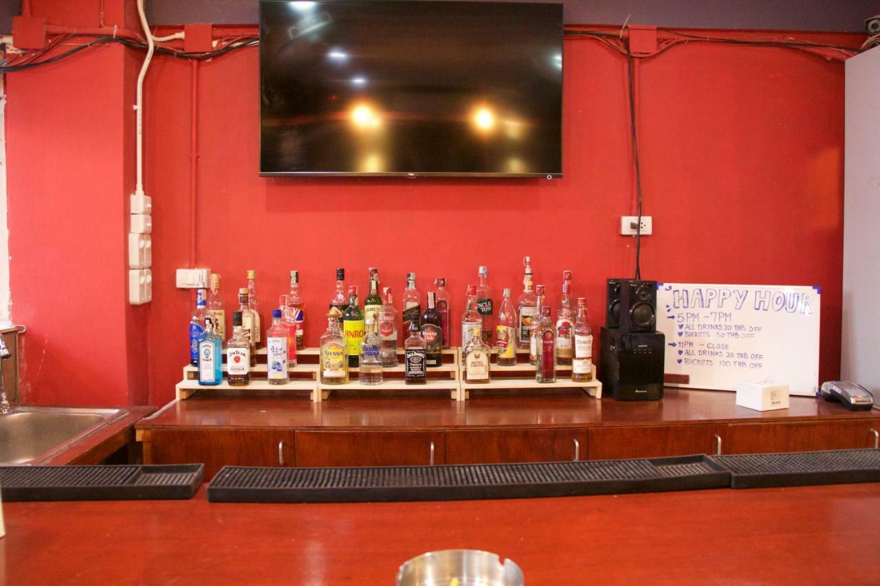 Fun Wan Hostel Bangkok Bagian luar foto