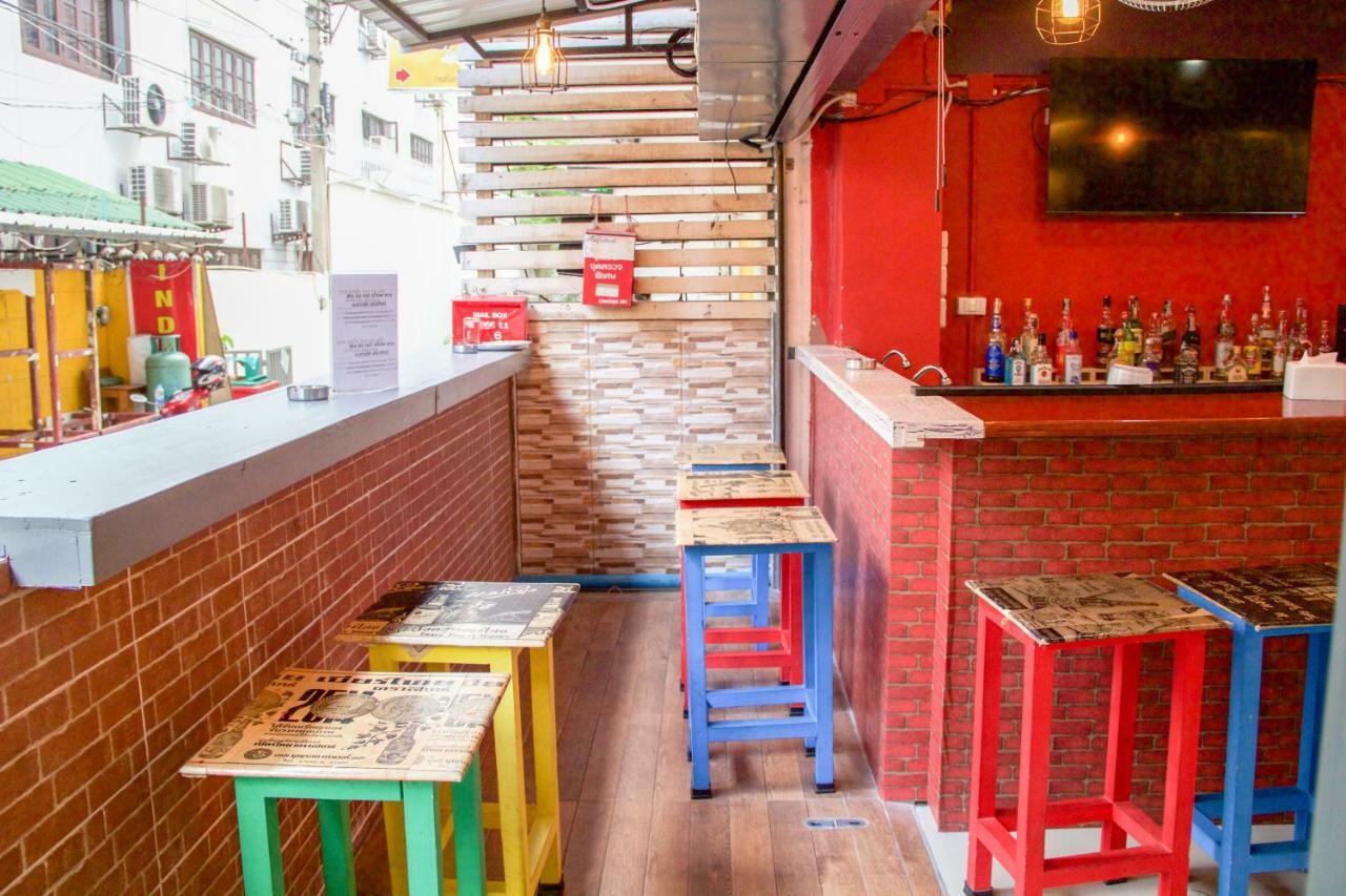 Fun Wan Hostel Bangkok Bagian luar foto