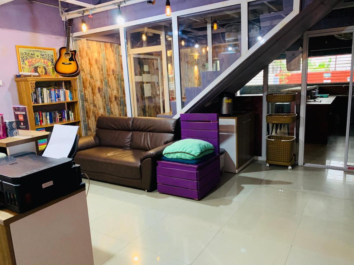 Fun Wan Hostel Bangkok Bagian luar foto