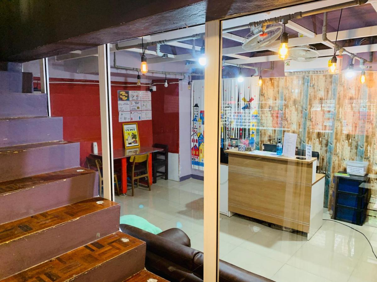Fun Wan Hostel Bangkok Bagian luar foto